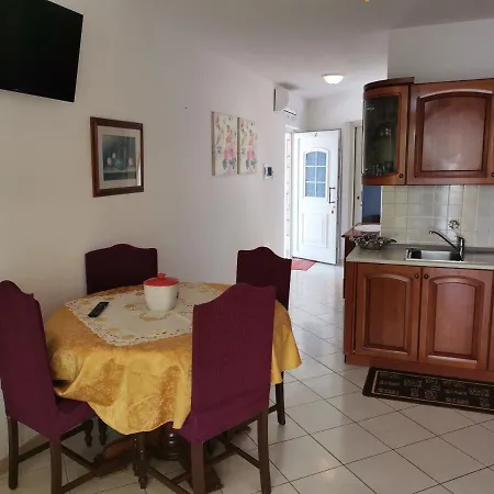 Rosa Вела-Лука