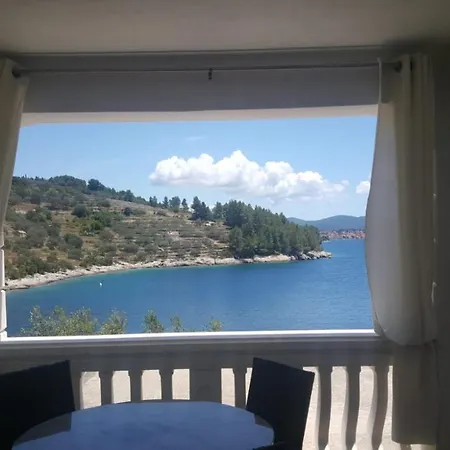 Rosa * Vela Luka