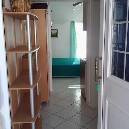 Rosa Apartment Vela Luka
