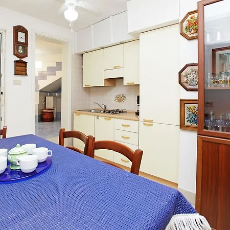 Rosa Apartment